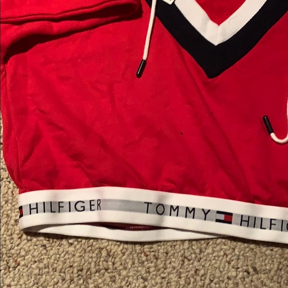 Tommy Hilfiger long sleeve - Picture 4 of 4